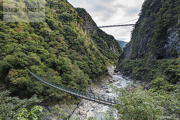 Taiwan  Bezirk Hualien  Taroko-Nationalpark  Brücken über die Taroko-Schlucht