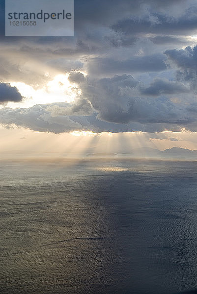 Griechenland  Ionisches Meer  Ithaka  Gewitterwolken über dem Meer