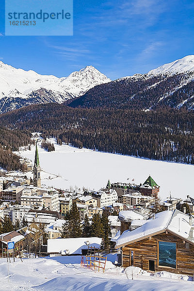 Schweiz  Blick auf Häuser in St. Moritz