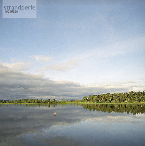 Finnland  Hossa-Nationalpark  Blick über den See
