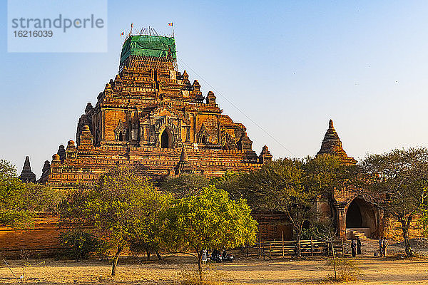 Myanmar  Mandalay-Region  Bagan  Dhammayangyi-Tempel in der Morgendämmerung