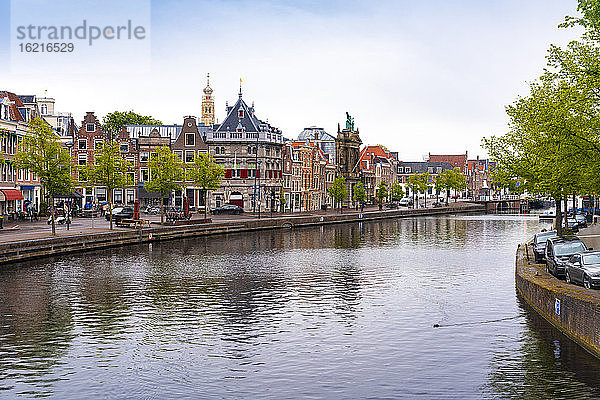 Niederlande  Nordholland  Haarlem  Binnen Sparne Kanal
