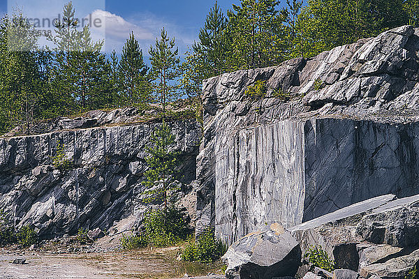 Marmorfelsen  italienischer Steinbruch  Bergpark Ruskeala  Sortavala  Russland