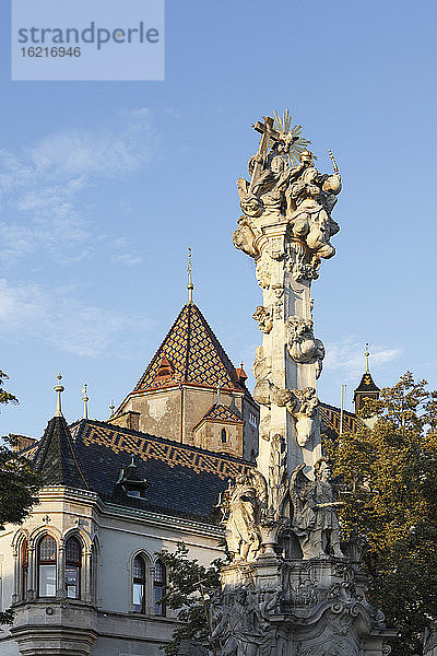Österreich  Niederösterreich  Weinviertel  Korneuburg  Ansicht der Dreifaltigkeitssäule am Rathaus