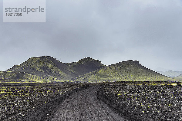 Straße durch das Hochland auf Landmannalaugar in Island