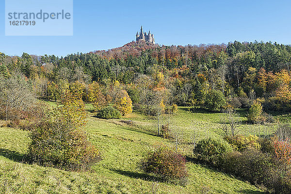 Deutschland  Baden Württemberg  Ansicht der Burg Hohenzollern