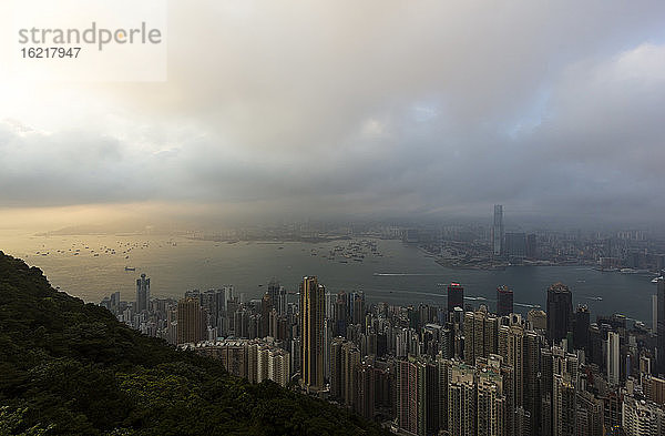 China  Hongkong  Blick auf den Victoria-Hafen