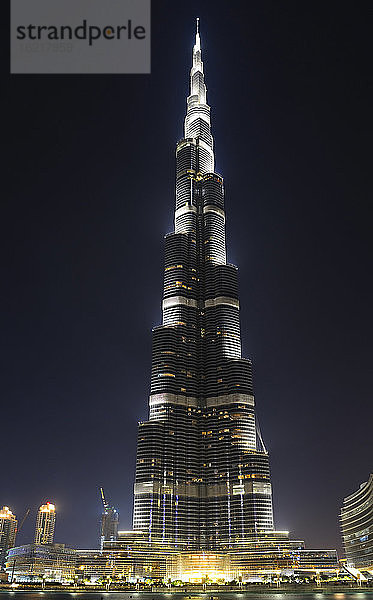 Vereinigte Arabische Emirate  Dubai  Blick auf den Burj Khalifa