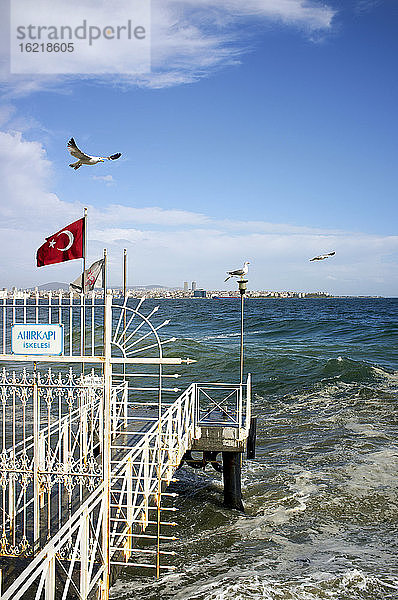 Türkei  Istanbul  Blick auf das Marmarameer