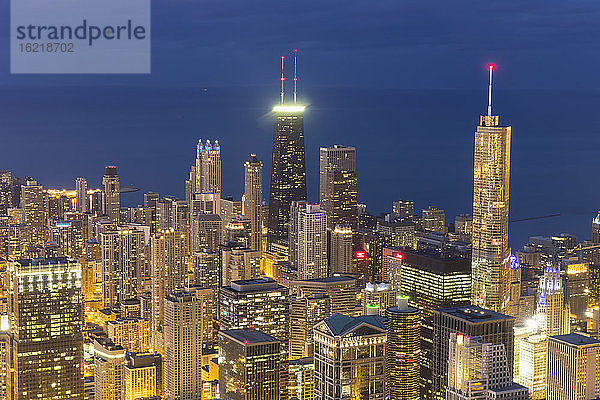 USA  Illinois  Chicago  Blick vom Willis tower über chicago