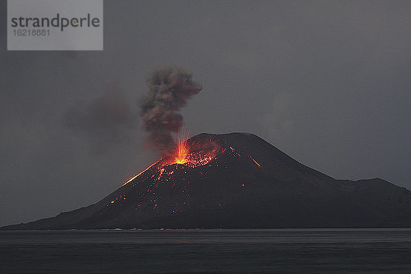 Indonesien  Anak Krakatau  Vulkanausbruch