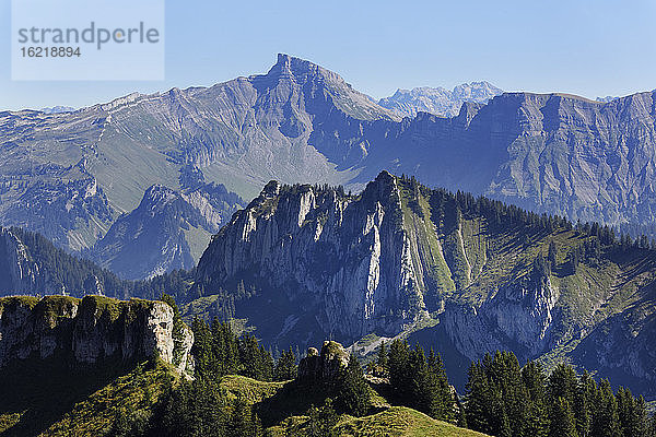 Österreich  Vorarlberg  Blick auf den Berg Niedere im Bregenzer Wald