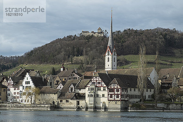 Schweiz  Blick auf die Burg Hohenklingen