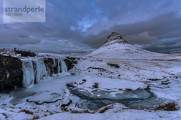 Kirkjufell am Abend  Halbinsel Snaefellsnes  Island