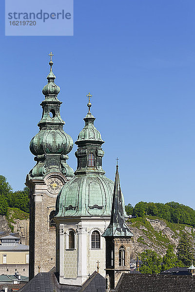 Österreich  Salzburg  Blick auf die Kirche St. Peter