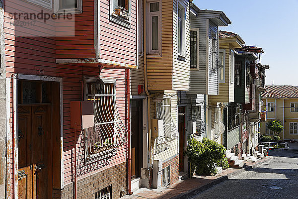 Türkei  Istanbul  Holzhäuser mit Erkerfenstern