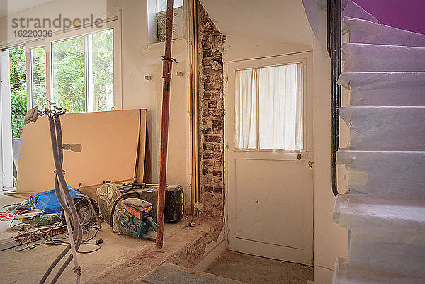 Fortschreitende Renovierung eines alten Einfamilienhauses in Frankreich