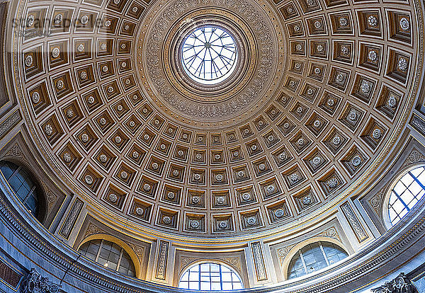 Italien  Rom  Vatikanstadt  Vatikanische Museen  Museum Pio Clementino  Runder Saal Rotunde (von Simonetti)