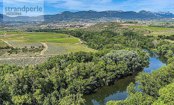 Spanien  Rioja  Briones mittelalterliches Dorf (Schönstes Dorf Spaniens)  Mäander der Ebre vom Dorf aus gesehen (Jakobsweg)