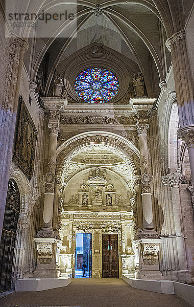Spanien  Autonome Gemeinschaft Kastilien-La Mancha  Cuenca  Kathedrale St. Maria und St. Julian (12. - 18. Jahrhundert) (UNESCO-Welterbe) (Schönstes Dorf Spaniens)
