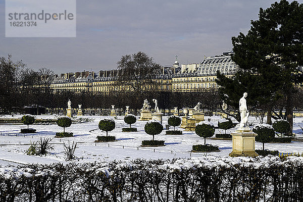 Europa  Frankreich  Ile de France  Paris  Tuileriengarten unter dem Schnee