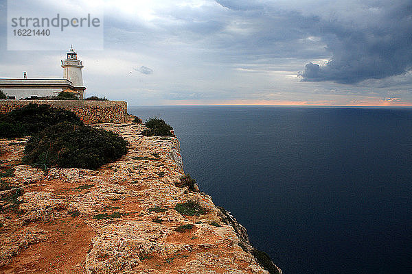 Spanien  Balearische Inseln  Mallorca  Cap Blanc  Leuchtturm.