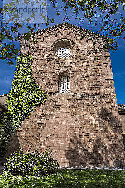 Spanien  Katalonien  Comarque de Ripolles  Sant Joan de les Abadesses  Kirche des alten Klosters (12. Jahrhundert)