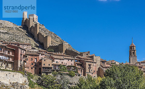 Spanien  Autonome Gemeinschaft Aragonien  Provinz Teruel  Mauern und Häuser des Dorfes Albarracin (Schönstes Dorf Spaniens)