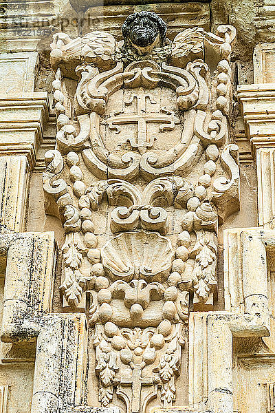 Spanien  Autonome Gemeinschaft Kastilien-La Mancha  Stadt Cuenca (UNESCO-Welterbe) (Schönstes Dorf Spaniens)  Flachrelief am Tor des alten Klosters San Pablo