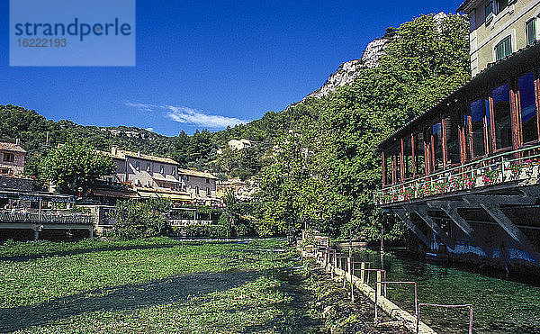 Frankreich  Provence-Alpes-Cote d'Azur  Vaucluse  Pays des Sorgues  Fontaine-de-Vaucluse