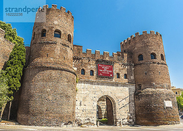 Italien  Rom  Aventinisches Viertel  Porta San Paolo (Via Ostiense Museum) in der Aurelianischen Mauer