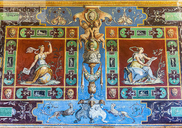 Italien  Latium  Tivoli  Villa d'Este (UNESCO-Welterbe)  Wandmalerei im Saal der Größe (16.-17. Jahrhundert)