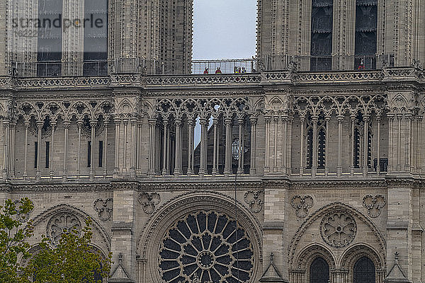 Paris  Frankreich  16. April 2019  Blick auf die Kathedrale Notre-Dame von Paris am Tag nach dem Brand