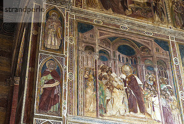 Italien  Venetien  Padua  Eremitani-Kirche  Fresken zur Geschichte des Heiligen Philippus und des Heiligen Augustinus (14. Jahrhundert) in der Großen Kapelle
