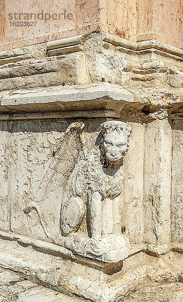 Italien  Emilia-Romagna  Ferrare  Details des Basreliefs des Kirchturms der Kathedrale Saint Georges