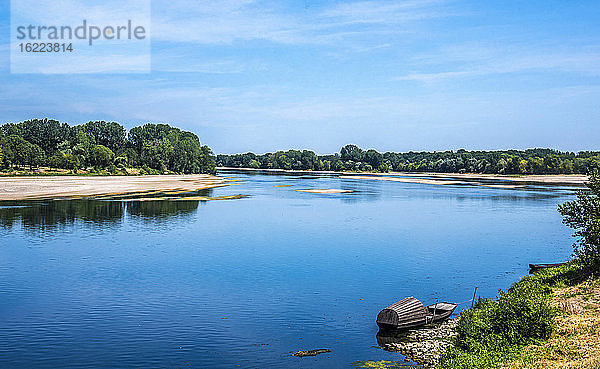 Frankreich  Loiretal  Pays de la Loire  Maine-et-Loire  die Loire bei Montsoreau (UNESCO-Welterbe)
