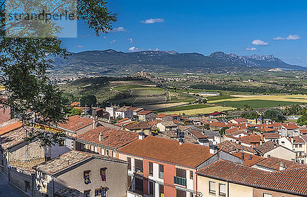 Spanien  Rioja  Briones mittelalterliches Dorf (Schönstes Dorf Spaniens)  Blick vom Dorf (Jakobsweg)