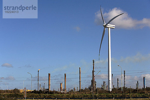 Frankreich  Nord  Opalküste  Hafen von Dünkirchen  Windmaschine