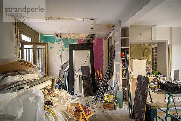 Fortschreitende Renovierung eines alten Einfamilienhauses in Frankreich