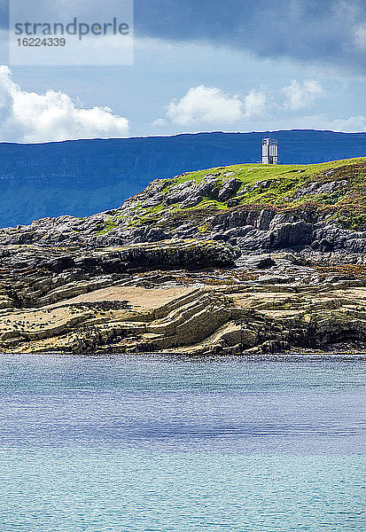Europa  Großbritannien  Schottland  Hebriden  südöstlich der Isle of Skye  türkisfarbenes Meer am Point of Sleat