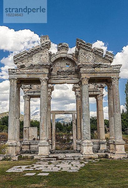 Türkei  Aphrodisias archäologische römische Stätte  Tetrapylon (monumentales Tor des Aphrodite-Tempels) (3. Jahrhundert v. Chr.) (UNESCO-Welterbe)