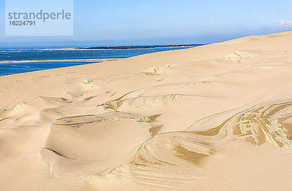 Frankreich  Gironde  Bassin d'Arcachon  Zeichnungen im Sand der Düne von Pilat durch den Wind