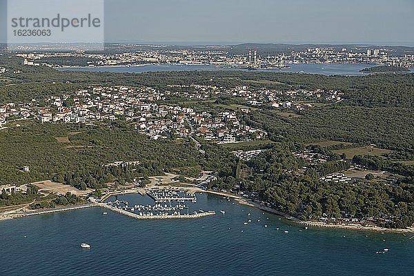 Luftaufnahme  Yachthafen  Punti?ela  Pula  Istrien  Kroatien  Europa