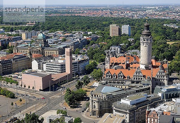 Neues Rathaus  Katholische Kirche St. Trinitatis und das Bundesverwaltungsgericht  Leipzig  Sachsen  Deutschland  Europa