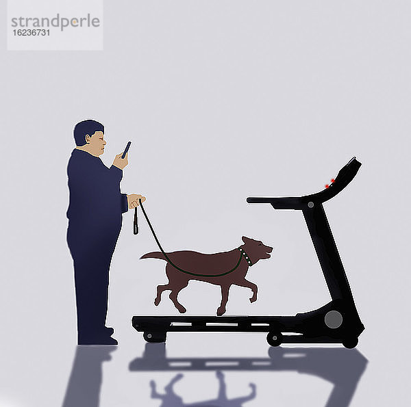 Übergewichtiger Mann  der stillsteht und ein Laufband benutzt  um mit dem Hund spazieren zu gehen
