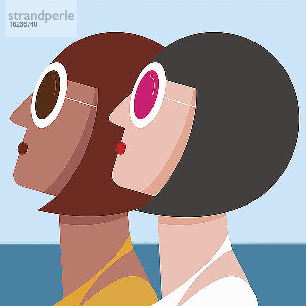Zwei zusammenpassende Frauen mit Sonnenbrillen schauen nach oben