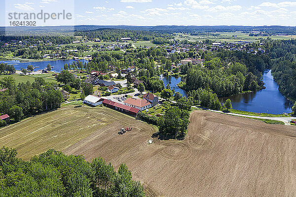 Ländliche Landschaft und Seen