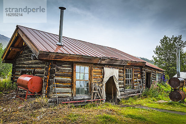 Blockhaus des Historischen Museums Wiseman  Arctic Alaska im Herbst; Wiseman  Alaska  Vereinigte Staaten von Amerika