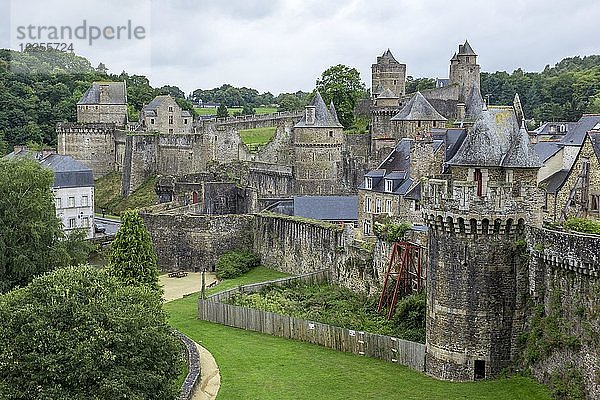 Die größte Festungsstadt in Europa Château de Fougères  Fougères  Bretagne  Frankreich  Europa