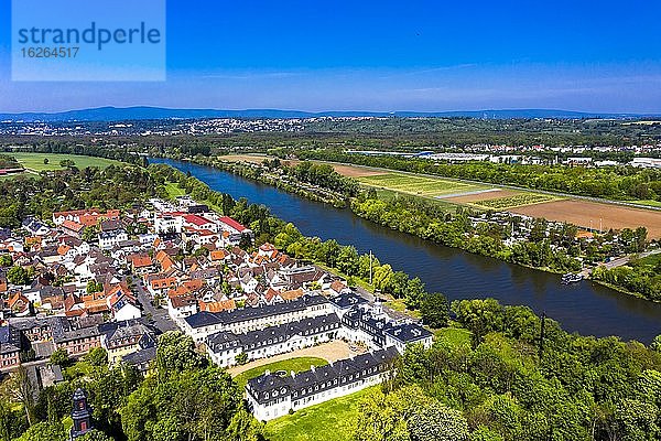 Luftaufnahme das Rumpenheimer Schloss  Offenbach  Hessen  Deutschland  Europa